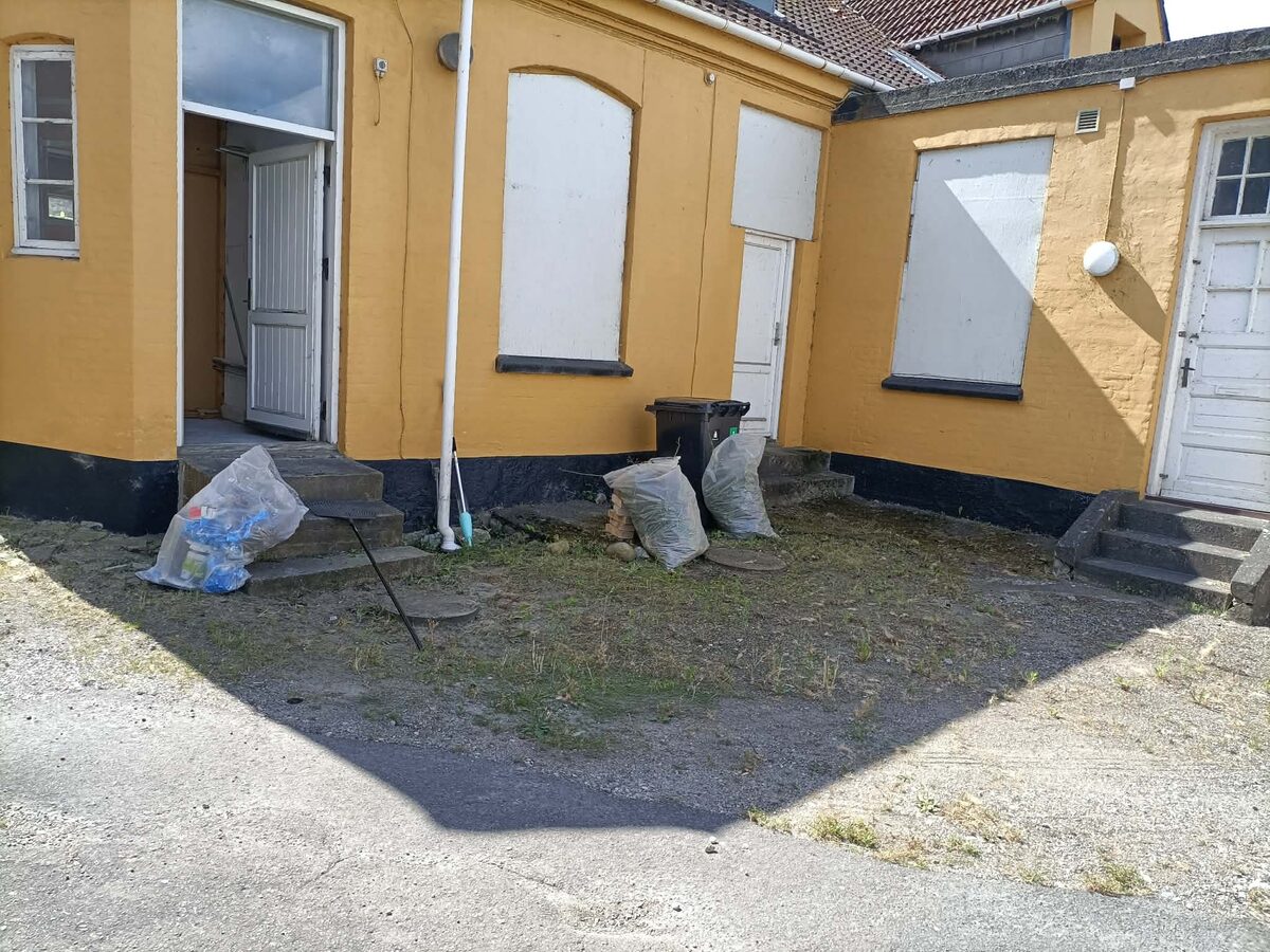 Gården ryddet og gjort i stand