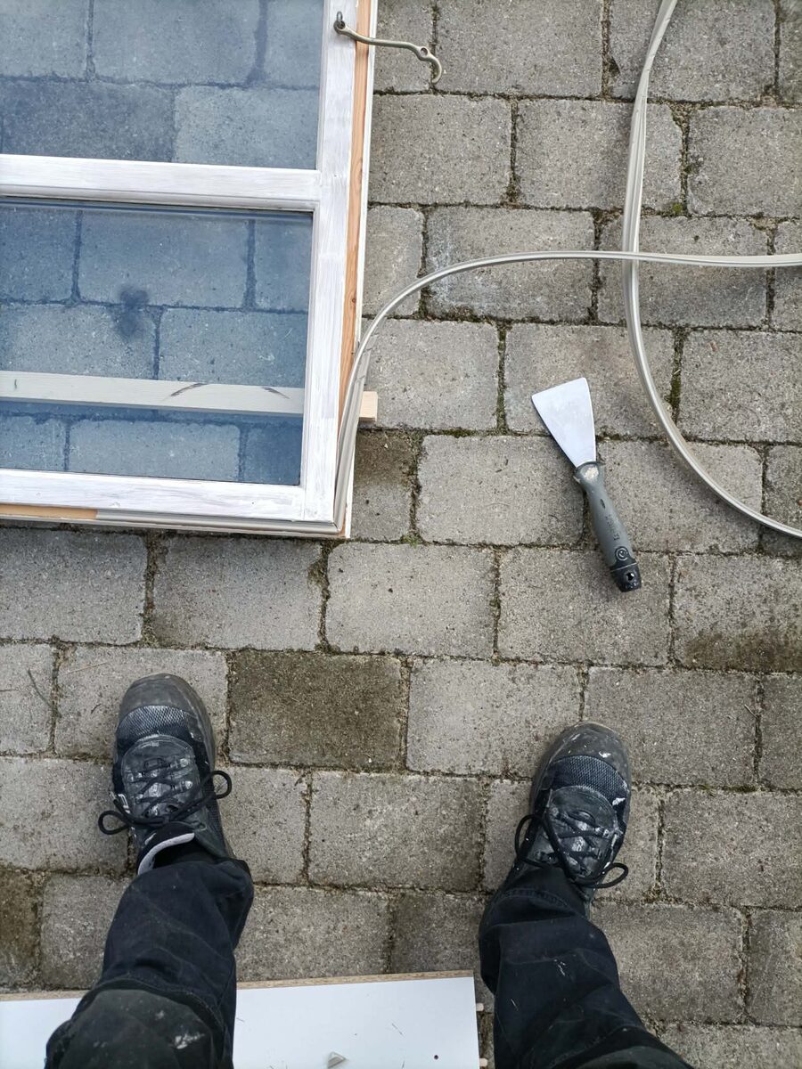 Arbejde med vinduet udefra