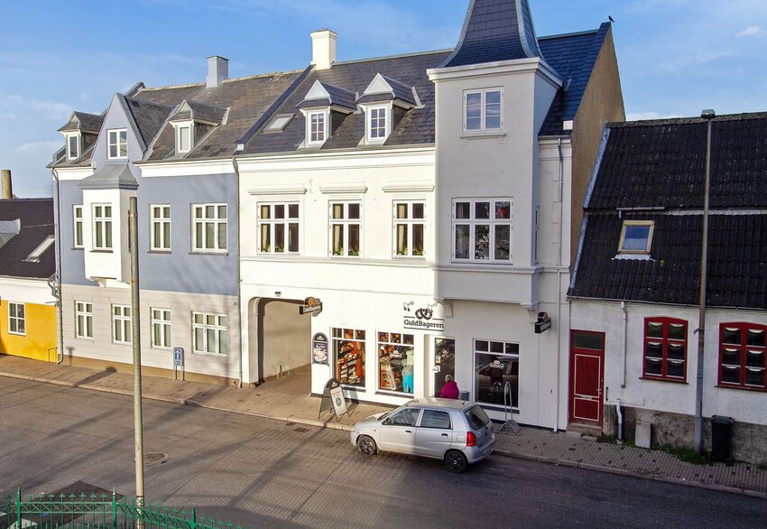Vestergade 12 i Sakskøbing set fra gaden